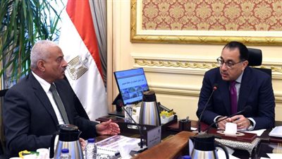 رئيس الوزراء يلتقي محافظ السويس لمتابعة المشروعات وبحث الفرص الاستثمارية