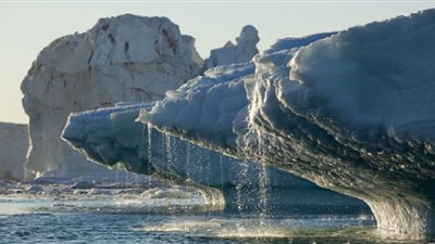 علماء يلتقطون صورًا جديدة لذوبان نهر