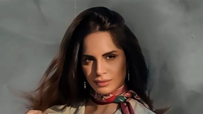 آمال ماهر بفستان مثير في حفل خاص بمناسبة عيد ميلادها الـ 38 (شاهد)