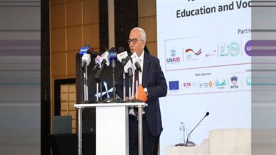 تكريم أوائل الدبلومات الفنية 2022 غدًا