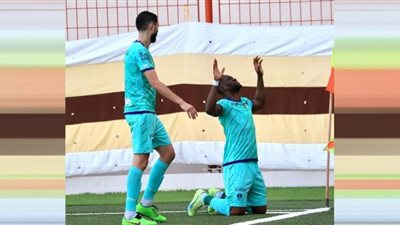 الأهلي السعودي يفوز على أحد في دور يلو