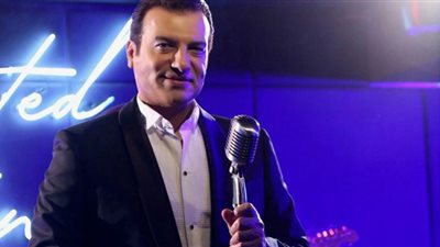 إيهاب توفيق يفتح صندوق أسراره أمام أنغام