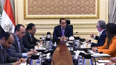 رئيس الوزراء يستعرض موقف مشروعات المنطقة الاقتصادية لقناة السويس