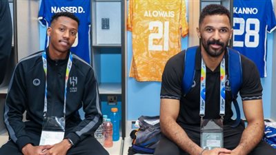 وصول حافلة الهلال السعودي إلى ستاد الجنوب إستعدادًا لمباراة شباب الأهلي