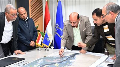 محافظ أسوان يعتمد لوحات تدقيق الكتل العمرانية لمركز دراو