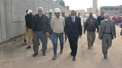 محافظ القليوبية يتابع المشروعات الجاري تنفيذها في بنها وكفر شكر