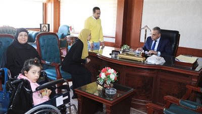 محافظ سوهاج يلتقي 138 مواطنًا لحل مشاكلهم وتلبية مطالبهم