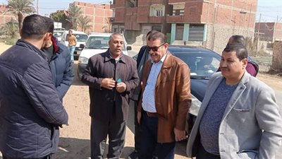 تمهيدا لبدء الرصف.. السكرتير العام المساعد يتفقد طريق إطسا الفيوم