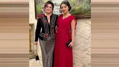 إلهام شاهين تنعي جدة ابنة شقيقتها إلهام صفي الدين