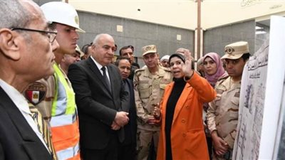 رئيس لجنة الوفد بقنا ترافق المحافظ في افتتاح عدد من الوحدات الصحية