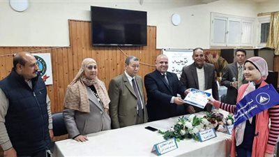 وكيل تعليم دمياط يكرم الطلاب الفائزين في المسابقات الصيفية للكمبيوتر
