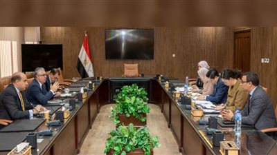 رئيس اقتصادية قناة السويس: نعمل مع شركاء النجاح كفريق واحد