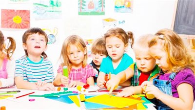 دور الحضانة.. عذاب خلف الأبواب المغلقة