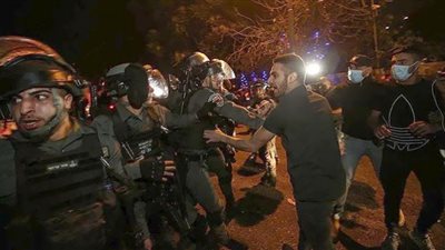 الاحتلال الإسرائيلي ‫يُصيب شابين فلسطينيين في الخليل