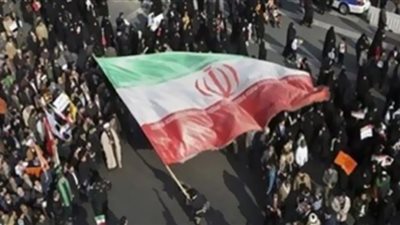 مظاهرات حاشدة في إيران وقوات الأمن تحاصر مسجدًا (شاهد)