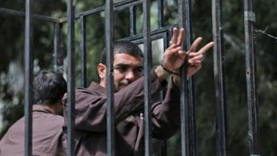 الأسرى الفلسطينيون يواصلون العصيان لليوم الـ 12 في سجون الاحتلال