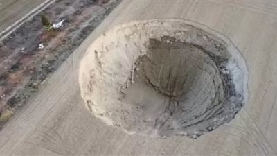 ظهور حفرة عملاقة في ولاية قونية التركية