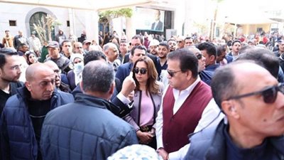 وزير الصحة يتفقد مشروع معهد علاج الأورام