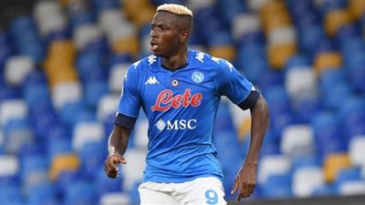 نابولي يتقدم على إمبولي بثنائية في الشوط الأول