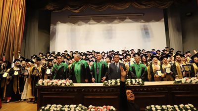 تخريج الدفعة الثالثة من طب الأسنان الإكلينيكي بجامعة عين شمس