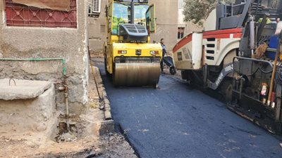أسيوط: استكمال رصف شوارع منطقة الأربعين ضمن خطة الرصف بحي غرب