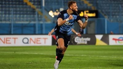 فخر الدين بن يوسف يٌسجل الهدف الأول في مباراة بيراميدز أسكو كارا