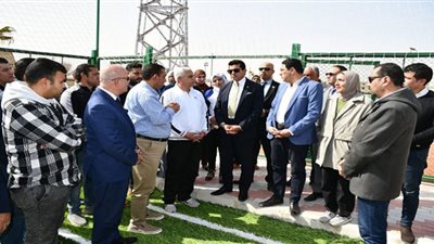 وزير الرياضة يتفقد أعمال تطوير مركز شباب ٦ أكتوبر