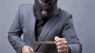 القبض على شخص يسرق المواطنين بالإكراه