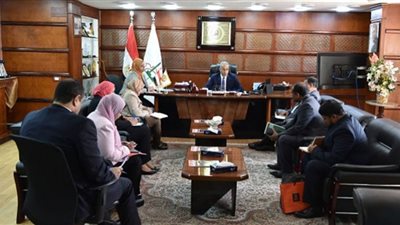 وزير القوى العاملة يلتقي سفير بنجلاديش بالقاهرة لبحث ملفات مشتركة