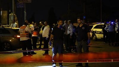إطلاق نار يستهدف سيارتين لمُستوطنين إسرائيليين