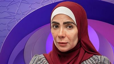 طارق الشناوي يساند منى زكي في معركة الحجاب والحواجب.. كفاكم تربصًا