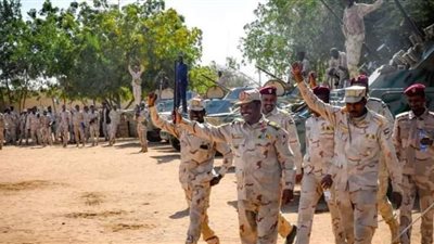 قائد عسكري سوداني: ماضون في حماية البلاد