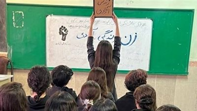 جدل واسع في إيران حول هجمات مزعومة لتسميم الطالبات