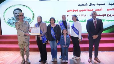 القوات المسلحة تنظم ندوتين تثقيفيتين بجامعة أسيوط ومديرية تعليم القاهرة