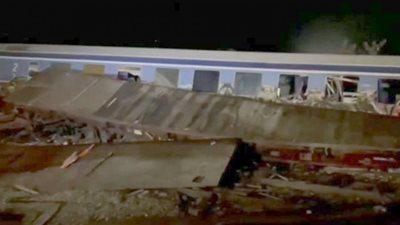 ارتفاع ضحايا قطاري اليونان لـ38 شخصًا| فيديو