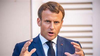 الرئيس الفرنسي يبدأ جولة أفريقية