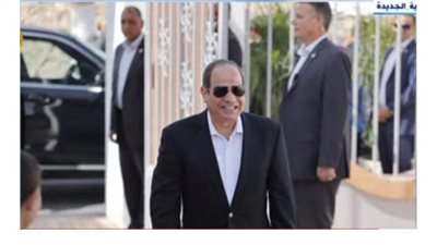 الرئيس السيسي يتفقد مكتبة حياة كريمة بالمنيا