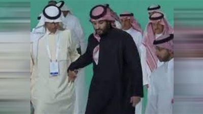 لقطة تجمع ولي العهد السعودي ووزير الطاقة تثير تفاعل السوشيال ميديا