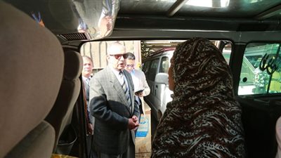 محافظ كفر الشيخ يتفقد المواقف ومحطات الوقود للاطمئنان على عدم زيادة التعريفة