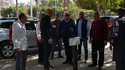 محافظ الجيزة يُكلف رئيس حي الدقي بمنع تعديات المحال على الطريق العام