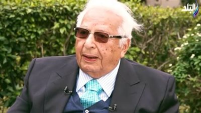 أحمد عكاشة يكشف عن 5 أمزجة للإنسان (فيديو)