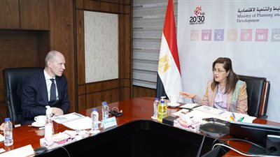 التخطيط تبحث مع 