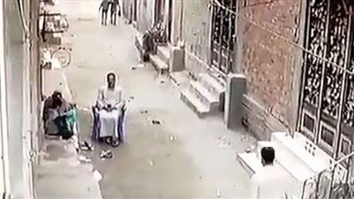 قصة وفاة محامٍ مدافعًا عن جارته من بطش ابنها