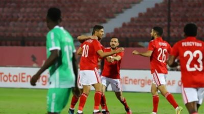 الأهلي يتقدم على القطن الكاميروني في الشوط الأول