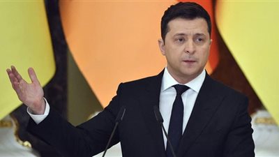 مستشار أوكراني سابق يُطالب زيلينسكي بالاستقالة