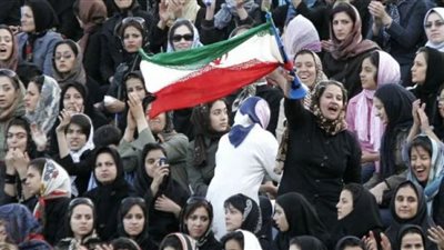 فتيات ايران.. كيماوى واختناق بالغاز ثمن المعارضة