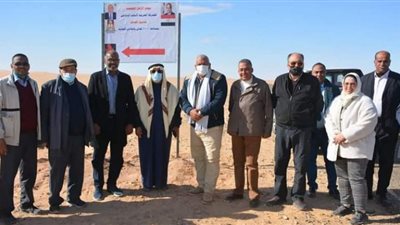 محافظ الوادي الجديد ووفد 