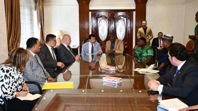 وزير الشباب والرياضة يلتقي نظيره النيجيري لبحث سبل التعاون المشترك