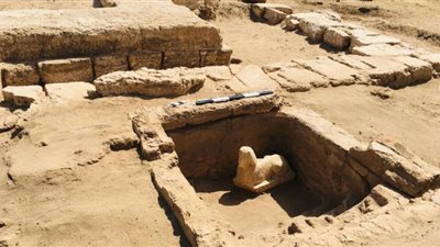 اكتشاف تمثال لـ أبو الهول وبقايا مقصورة كلاوديوس بجوار معبد دندرة بقنا