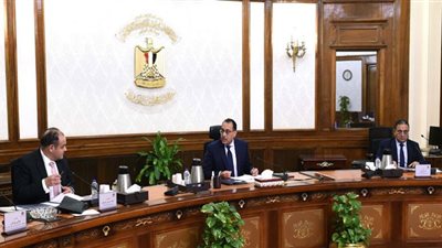 رئيس الوزراء يستعرض الفرص الاستثمارية في القطاع الصناعي